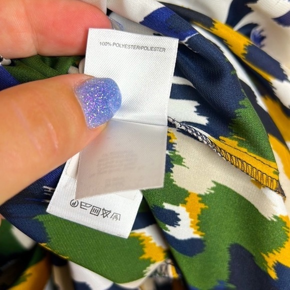 Nine West Bold Abstract Colored Sleeveless Blouse - Picture 7 of 8